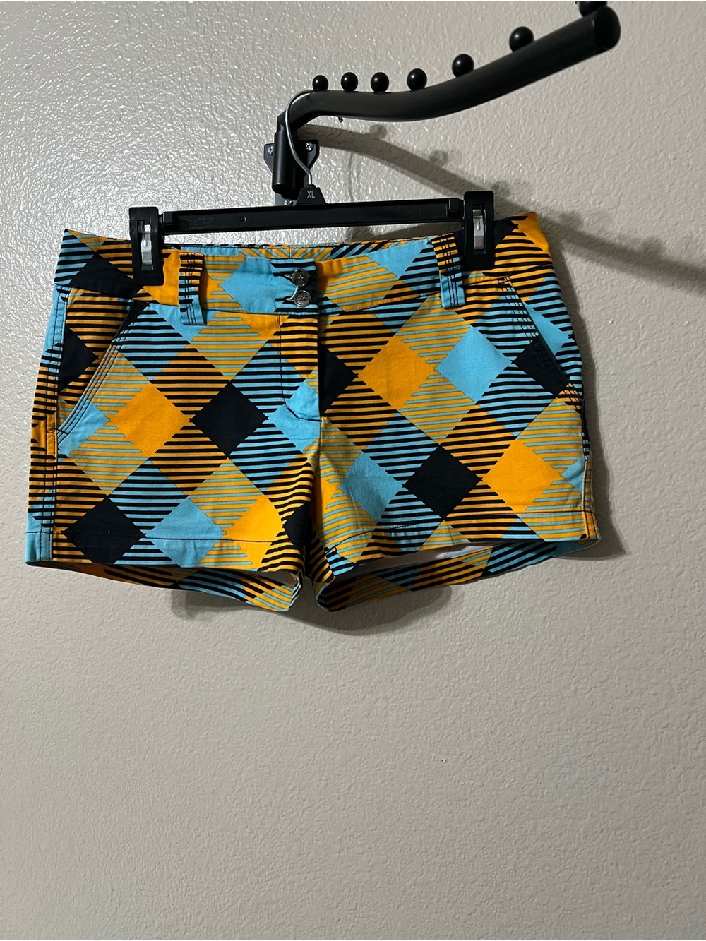 Women’s Loudmouth mini golf shorts sz-6 orange/teal/black.